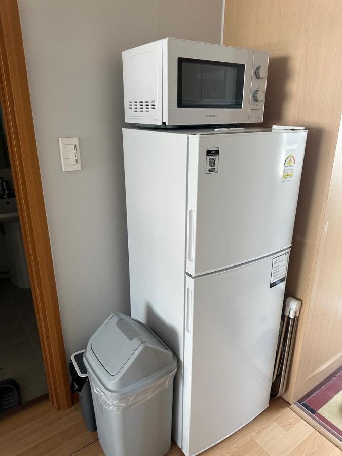 Hongdae Guesthouse 1Min From Hongik Uni Station Exit #1 서울특별시 외부 사진