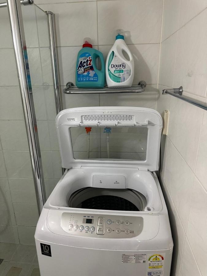 Hongdae Guesthouse 1Min From Hongik Uni Station Exit #1 서울특별시 외부 사진