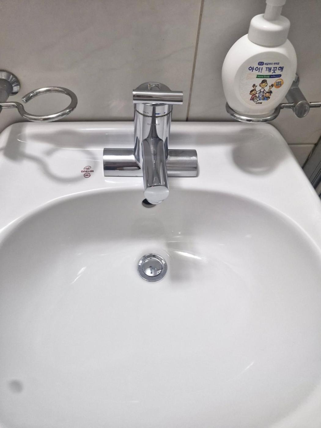 Hongdae Guesthouse 1Min From Hongik Uni Station Exit #1 서울특별시 외부 사진